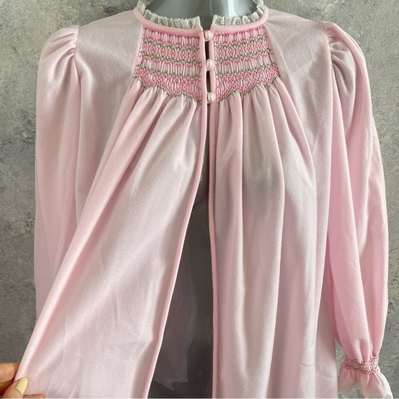 Vintage Pink Open House Coat 3 Pearl Button Closure - Picture 6 of 11